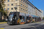 Be 6/8 Flexity 5015 mit der Hieber Werbung, auf der Linie 6, fährt am 06.10.2022 bei der Haltestelle Gewerbeschule ein.