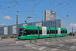 Be 4/6 Flexity 6003, auf der Linie 15, überquert am 24.06.2024 die Münchensteinerbrücke.