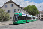 Be 6/8 Flexity 5010, auf der Linie 14, fährt am 22.07.2024 den Steinenberg hinunter zur Haltestelle Barfüsserplatz. Aufnahme Basel.