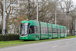 Be 6/8 Flexity 5026, auf der Linie 8, fährt am 19.02.2024 zur Haltestelle am Bahnhof SBB. Aufnahme Basel.