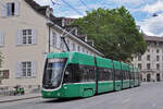 Be 6/8 Flexity 5031, auf der Linie 14, fährt am 22.07.2024 den Steinenberg hinunter zur Haltestelle Barfüsserplatz. Aufnahme Basel.