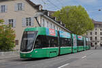 Be 6/8 Flexity 5038, auf der Linie 3, fährt am 29.04.2024 den Steinenberg hinunter zur Haltestelle Barfüsserplatz. Aufnahme Basel.