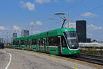 Be 6/8 Flexity 5023, auf der wegen einer Grossbaustelle zwischen Hardstrasse und Pratteln umgeleiteten Linie 14, fährt am 19.08.2024 zur Endstation M-Parc. Aufnahme Basel.