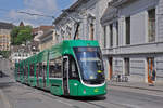 Be 6/8 Flexity 5004, auf der Linie 14, fährt am 22.07.2024 den Steinenberg hoch zur Haltestelle Bankverein. Aufnahme Basel.