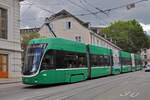 Be 6/8 Flexity 5020, auf der Linie 3, fährt am 22.07.2024 den Steinenberg hinunter zur Haltestelle Barfüsserplatz. Aufnahme Basel.