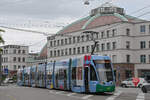 Be 6/8 Flexity 5034 mit der Werbung für Universitäres Zentrum Basel für Zahnmedizin (UZB), auf der Linie 1, fährt am 27.05.2024 zur Endstation am Bahnhof SBB.