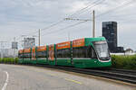 Be 6/8 Flexity 5002, auf der wegen einer Grossbaustelle zwischen Hardstrasse und Pratteln umgeleiteten Linie 14, fährt am 17.06.2024 zur Haltestelle Münchensteinerstrasse.