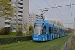 Be 6/8 Flexity 5022 mit der Werbung für die Zürich Versicherung, auf der Linie 6, fährt am 08.11.2024 zur Haltestelle Hirzbrunnen/Claraspital. Aufnahme Basel.