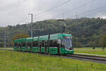 Be 6/8 Flexity 5019, auf der Linie 14, fährt am 05.10.2024 zur Haltestelle Rothausstrasse. Aufnahme Pratteln.