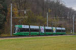 Be 6/8 Flexity 5024, auf der Linie 14, fährt am 02.12.2024 zur Haltestelle Lachmatt. Aufnahme Muttenz.