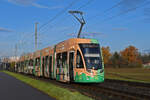 Be 6/8 Flexity 5030 mit einer Eigenwerbung für nachhaltigen und Klimaneutralen Öffentlichen Verkehr, auf der Linie 14, fährt am 26.11.2024 zur Haltestelle Lachmatt.