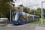 Be 6/8 Flexity 5040  Federer Express , auf der Linie 14, fährt am 05.10.2024 bei der Haltestelle St. Jakob ein. Aufnahme Basel.