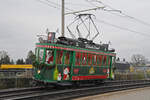 Immer in der Vorweihnachtszeit fährt das Weihnachtstram durch die Stadt Basel.