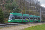 Be 4/6 Flexity 6005, auf der Linie 14, fährt am 02.12.2024 zur Haltestelle Lachmatt.