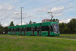 Be 6/8 Flexity 5019, auf der Linie 14, fährt am 30.09.2024 zur Haltestelle Lachmatt. Aufnahme Muttenz.