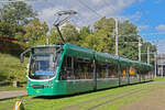 Be 6/8 Combino 304, auf der Linie 14, fährt am 30.09.2024 zur Haltestelle St. Jakob. Aufnahme Basel.