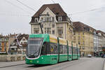 Be 4/6 Flexity 6016, auf der Linie 15, überquert am 26.08.2024 die Mittlere Rheinbrücke.