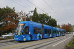 Be 6/8 Flexity 5022 mit der Werbung für die Zürich Versicherung, auf der Linie 6, bedient m 08.11.2024 die Haltestelle Weilstrasse.