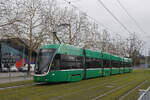 Be 6/8 Flexity 5036 steht am 28.01.2025 mit der Fahrschule auf einem Nebengleis beim St.