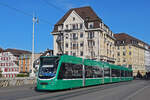 Be 6/8 Combino 324, auf der Linie 14, überquert am 04.11.2024 die Mittlere Rheinbrücke.