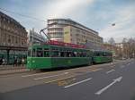 Be 4/4 457 und der B 4 1490 fahren an der Basler Fasnacht von Birsfelden zum Bruderholz.