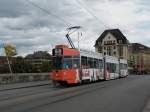 Be 4/6S mit der Betriebsnummer 671 und der Vollwerbung fr die Firma Real Estate AG auf der Linie 15 auf der Mittleren Rheinbrcke Richtung Haltestelle Schifflnde.