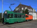 Am Aeschenplatz erleidet der Schienenreinigungswagen 2330 einen grsseren Defekt und muss ins Depot Dreispitz abgeschleppt werden. Hier erreichen die beiden Wagen das Depot Dreispitz. Die Aufnahme stammt vom 12.08.2013