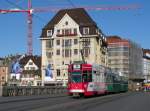 Dreiwagenzug mit dem Be 4/4 482 an der Spitze auf der Linie 14 berquert die Mittlere Rheinbrcke.  Die Aufnahme stammt vom 24.10.2013.