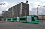 Be 6/8 301 auf der Linie 8 verlässt die Haltestelle Bahnhof SBB Richtung Aeschenplatz. Die Aufnahme stammt vom 03.02.2015.