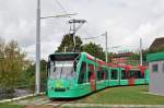 Be 6/8 Combino 310 auf der Linie 8 wartet in der Schlaufe beim Bahnhof Weil am Rhein. Die Aufnahme stammt vom 16.08.2015.