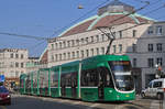 Be 6/8 Flexity 5026, auf der Linie 1, fährt zur Endstation am Bahnhof SBB.