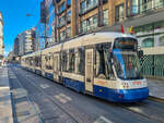 Straßenbahn Genf Zug 869 auf der Linie 17 nach Annemasse in Bel Air, 01.08.2022.