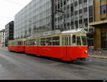 tpc - Oldtimer Tram  Be 4/4  729 + Beiwagen B 308 unterwegs in der Stadt Genf am 2024.11.03