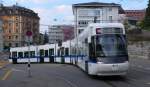 VBG Cobra Be 5/6 3076 auf der Linie 10 in der  Haldeneggkurve  am 10.04.10