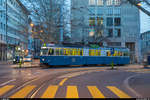 Durch die Verzögerung bei der Beschaffung der neuen Trams, besteht bei den VBZ derzeit akute Fahrzeugknappheit.