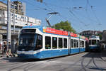 Be 5/6 Cobra 3002, auf der Linie 17, verlässt die Haltestelle beim Bahnhof Zürich. Die Aufnahme stammt vom 05.07.2019.