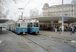 Zürich VBZ Tram 2 (SIG/MFO/SAAS-Be 4/6 1614 / 1613) Bellevue am 6. März 2005. - Scan eines Farbnegativs. Film: Kodak Gold 200. Kamera: Leica C2. 
