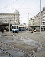 Zürich VBZ Tram 4 / Tram 15 (SWP/SIG/BBC-Be 4/6 2058 / SWP/SIG/BBC(?)-Be 4/6 20**) Bellevue am 6. März 2005. - Scan eines Farbnegativs. Film: Kodak Gold 200. Kamera: Leica C2.