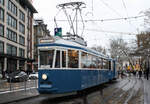 Be 4/4 1530 beim Bellevue am 19.12.2010.