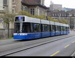 VBZ - Tram Be 6/8  4020 unterwegs auf der Linie 4 in Zürich hinter dem SBB HB Zürich am 29.03.2024