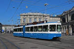 Be 4/6 2080 fährt am 12.04.2024 mit der Fahrschule über den Bahnhofplatz in Zürich.