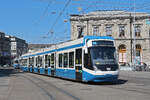 Be 5/6 Cobra 3083, auf der Linie 14, fährt am 12.04.2024 zur Haltestelle beim Bahnhof Zürich.