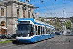 Be 5/6 Cobra 3029, auf der Linie 3, fährt am 12.04.2024 zur Haltestelle beim Bahnhofplatz in Zürich.