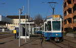 Be 4/6 2031 in der Wendeschleife Werdhölzli in Zürich am 12.02.2023. Normalerweise fährt nur die Linie 17 hierher. Wegen der angespannten Personalsituation war diese jedoch während ein paar Wochen jeweils sonntags eingestellt. Auf dem Abschnitt Escher-Wyss-Platz – Werdhölzli wurde sie durch die Linie 13 ersetzt, welche wegen einer Baustelle ohnehin nicht auf ihrer Stammstrecke nach Frankental verkehren konnte.