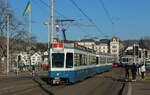 Be 4/6 2081 zwischen Bellevue und Bürkliplatz in Zürich am 15.02.2023.