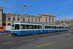 Doppeltraktion, mit den Be 4/6 2096 und 2066, auf der Linie 7, fährt am 12.04.2024 zur Haltestelle beim Bahnhofplatz in Zürich.