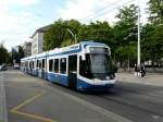 VBZ - Tram Be 5/6 3087 unterwegs auf der Linie 11 in der Stadt Zrich am 10.06.2011