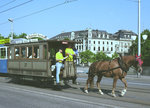 Anlässlich eines Tramfestes in Zürich nochmals ein Rösslitram mit dem Wagen 27 auf der Quaibrücke in Zürich.