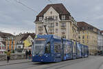 Be 6/8 Flexity 5040  Federer Express , auf der Linie 6, überquert am 27.05.2024 die Mittlere Rheinbrücke.