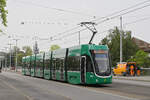 Be 6/8 Flexity 5030, auf der wegen einer Grossbaustelle am Steinenberg umgeleiteten Linie 8, überquert am 08.04.2024 die Wettsteinbrücke.